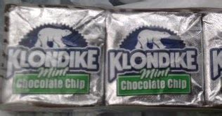 On Second Scoop: Ice Cream Reviews: Klondike Mint Chocolate Chip Bar