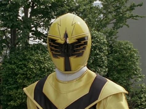 Power Rangers Mystic Force Yellow Ranger