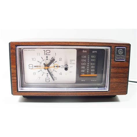 AM FM Alarm Clock Radio Classic Retro General Electric Model