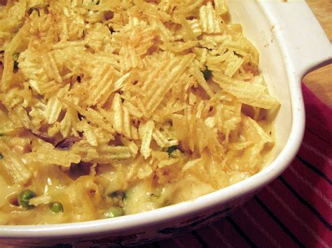 GAFunkyFarmhouse: Foodie Fridays: Tuna Noodle Casserole