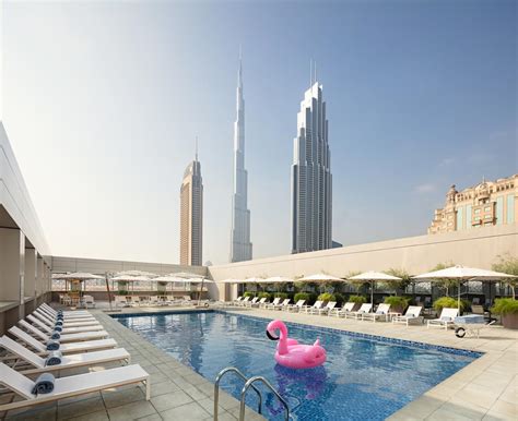 Looking For a Swimming Pool in Dubai With Burj Khalifa Views? | insydo