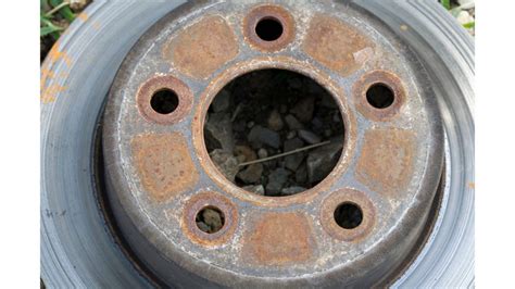 Does AutoZone Recycle Brake Rotors & Pads? (Know It Now!) – VehicleChef