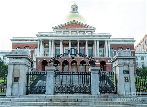 Massachusetts State House Building in Boston Photograph by David Oppenheimer - Fine Art America