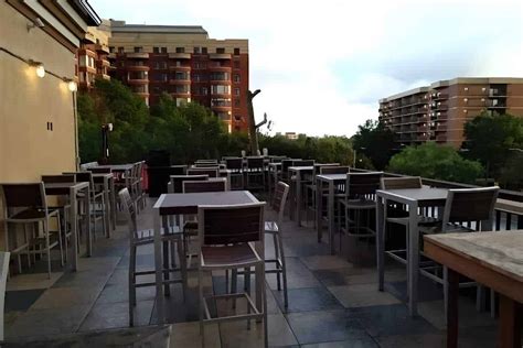 12 Best Rooftop Restaurants in Arlington, VA [2023 Updated]