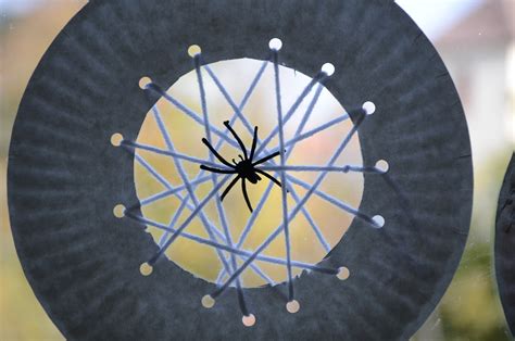 No Wooden Spoons: Paper Plate Spiderwebs {Kid Craft}