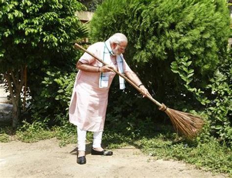 PM launches nationwide Swachhata Hi Seva campaign |News Live TV