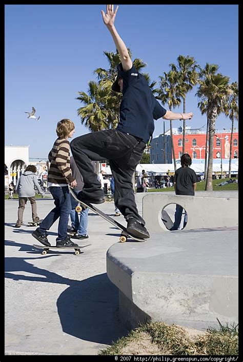 Photograph by Philip Greenspun: venice-beach-skateboarding-08