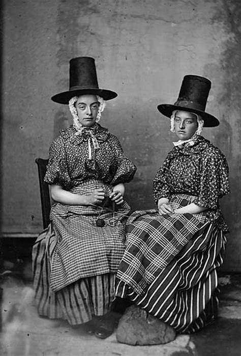 These 19th century pictures of women in Welsh costumes are enchanting | Welsh lady, Hat fashion ...