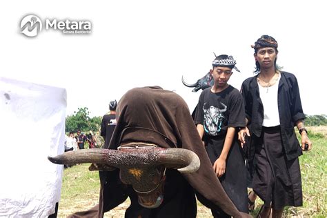 Foto Festival Bantengan, Upaya Santri Nguri-nguri Budaya di Kabupaten Kediri