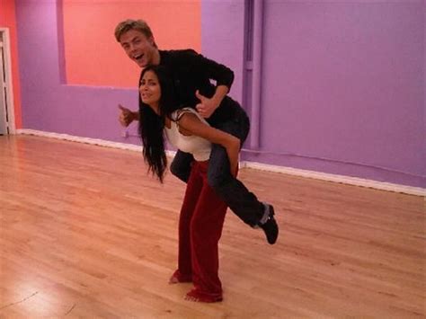 Nicole Scherzinger Piggyback lift ~ Women Lifting Men