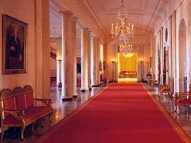 File:White-house-floor1-cross-Hall.jpg - Wikimedia Commons