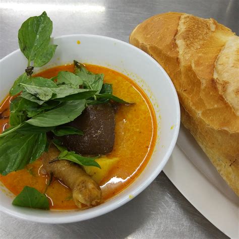 chicken curry bread cà ri gà bánh mỳ | Saigon Time | Flickr