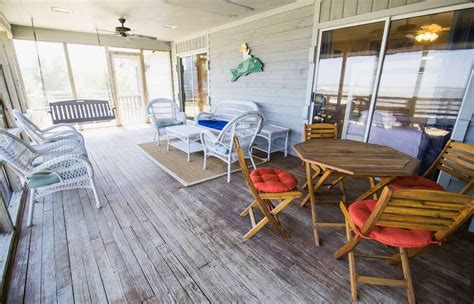 Classic Beachfront... - Vacation rental home in Sullivans Island, SC settings->site_title?-->