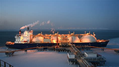 New leader in LNG exports about to emerge — RT Business News