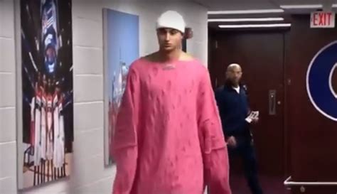 Kyle Kuzma goes viral for terrible pregame outfit