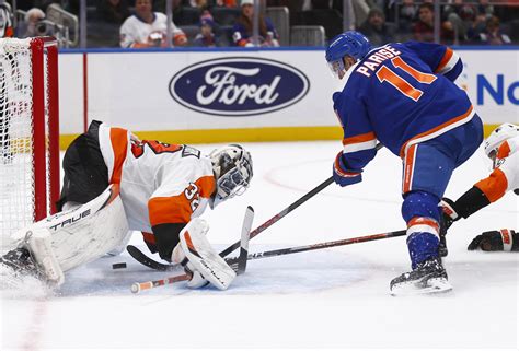 Islanders shake off slow start, beat down Flyers 5-2 | amNewYork