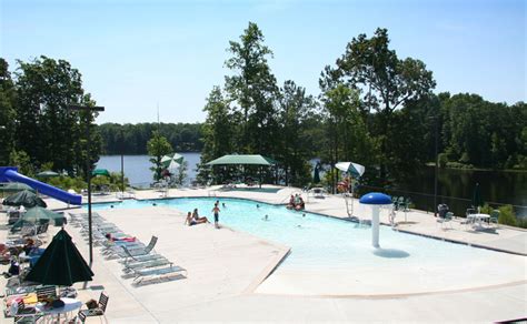 Amenities at The Highlands | Pool, Tennis, Community Lake