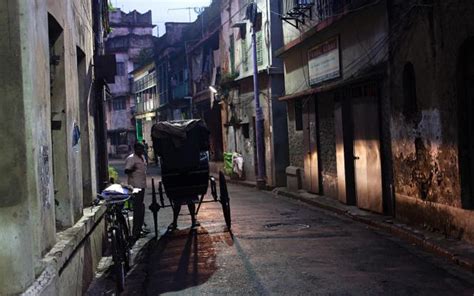 Stories of The Old Streets in Kolkata City | WhatsHot Kolkata