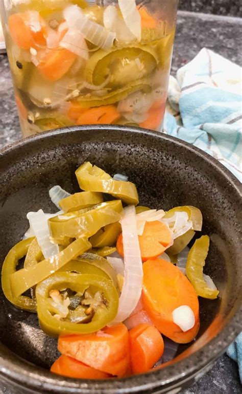 Easy Mexican Pickled Carrots & Jalapenos Recipe