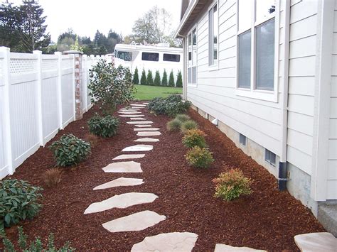 easy diy hardscaping - Google Search | Backyard landscaping, Landscape ...