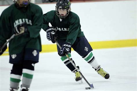 Eastern Middle School wins Middle School Ice Hockey Challenge