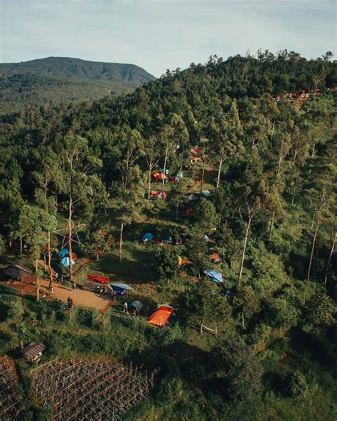 Gunung Putri Lembang, Spot Tracking Bersahabat Bagi Pendaki Pemula di Bandung Barat!