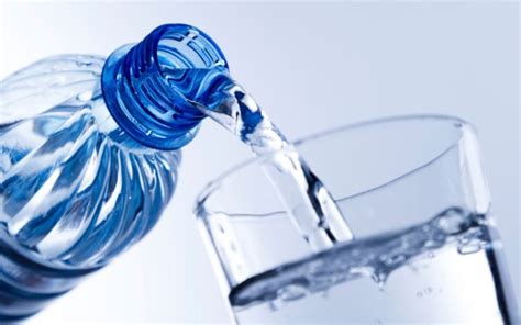 Beber agua mejora funcionamiento del cerebro favoreciendo el estado de alerta | Noticias ...