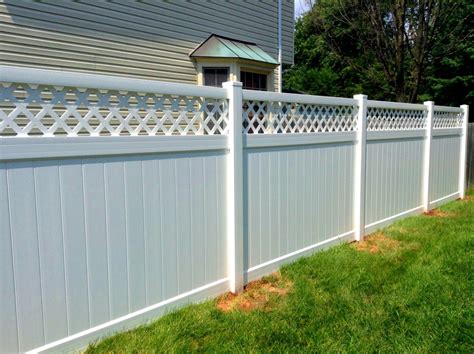 White Vinyl privacy fence Vinyl privacy fence with topper Beautiful ...