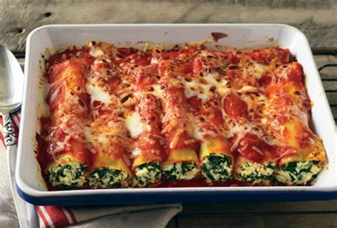 Ricotta and spinach stuffed cannelloni insalata verde recipe - Healthy Recipe