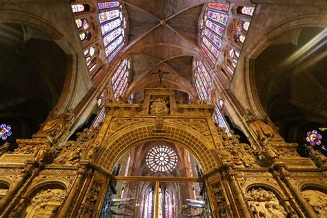 León Cathedral and its incredible Stained glass - Mapping Spain