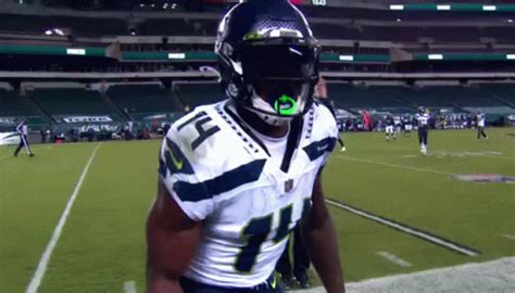 Dk Metcalf Seattle Seahawks GIF - Dk Metcalf Seattle Seahawks Flips ...