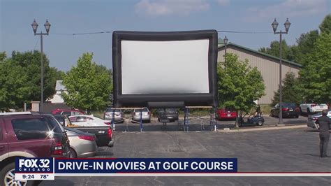 Suburban golf course turns parking lot into drive-in movie theater | FOX 32 Chicago