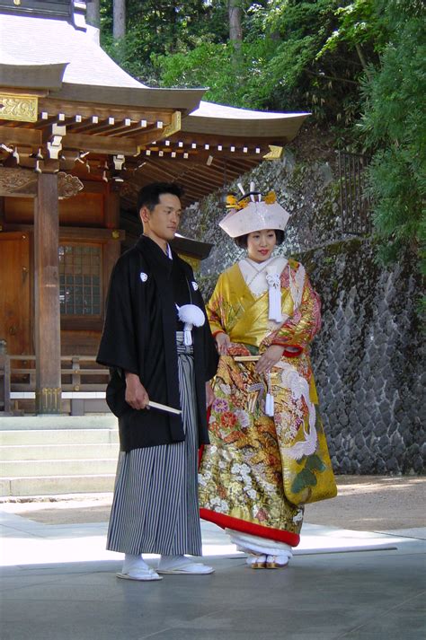 File:Shinto married couple.jpg - Wikimedia Commons
