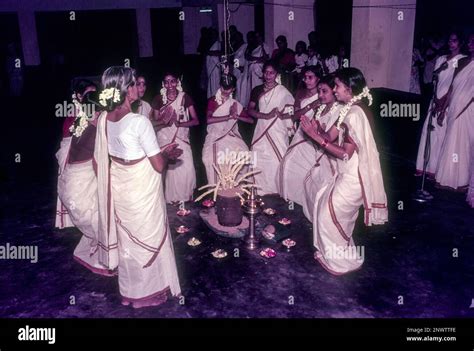 Thiruvathira or Thiruvathirai kali, traditional dance of Kerala, India ...