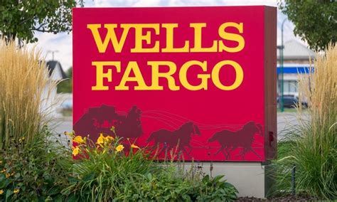 Two CEO Candidates Turn Down Wells Fargo Job