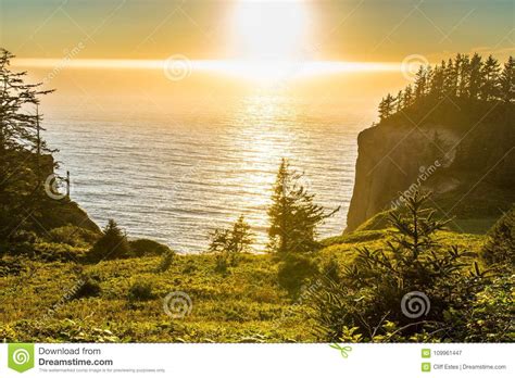 Sunset Along Highway 101 on Oregon Coast Stock Image - Image of trees, water: 109961447