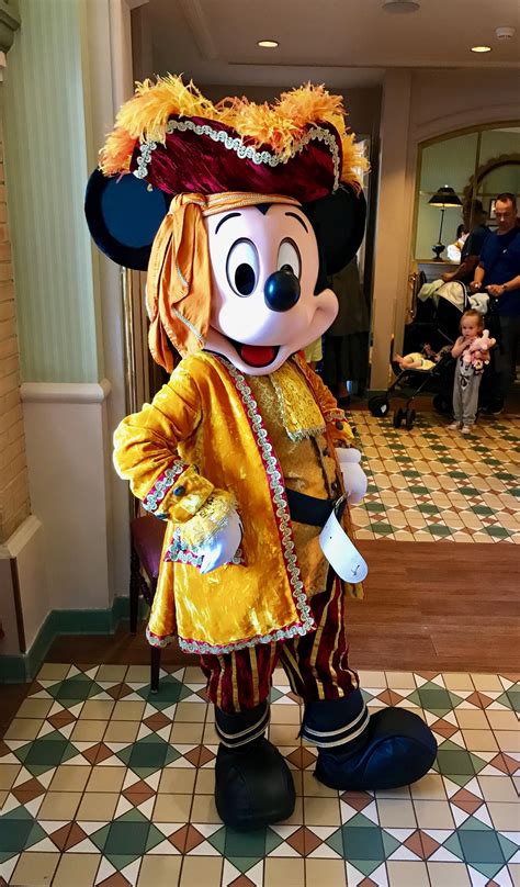 Mickey Mouse Pictures, Disney World Pictures, Disney Photos, Mascot ...