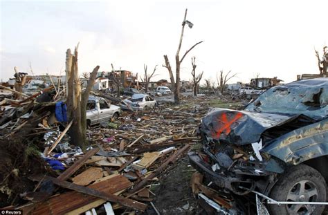 116 killed by massive Missouri tornado [GALLERY] | Cute Dead Guys