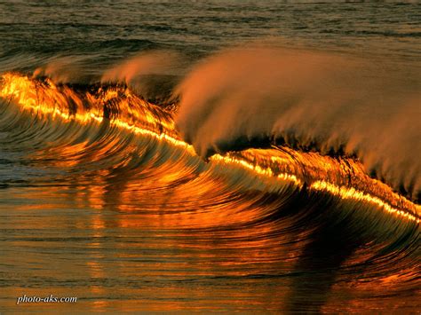 موج دریا و غروب sunset and sea wave