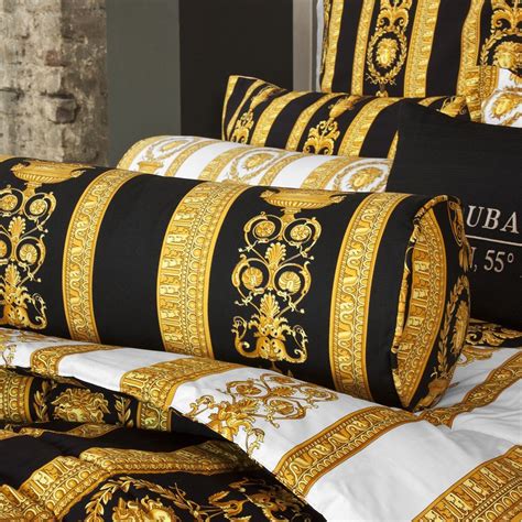 Versace Bettwäsche Medusa | Versace home, Versace furniture, Designer ...