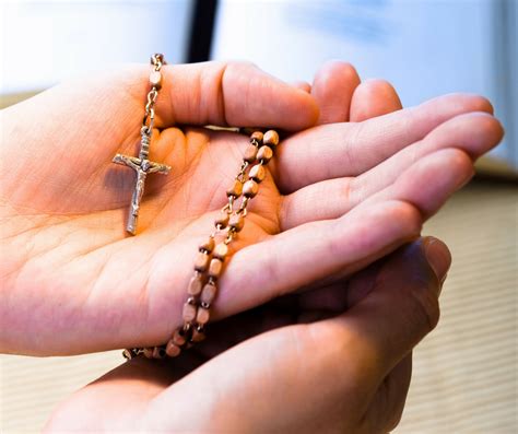 The Catholic Rosary - Learn and Pray - Daily Catholic Prayers