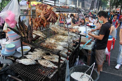 Bangkok's Biggest Street Food Attraction - Central World Stalls (And ...