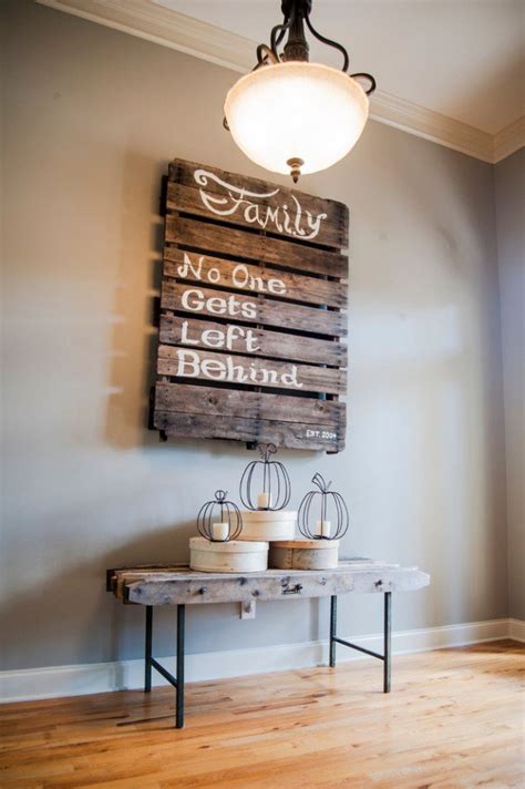 These 22 Pallet Wall Art Ideas Will Have You Busy By The Weekend