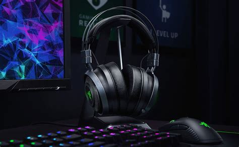 The Razer Nari Ultimate Vibrates On Your Head While You Play