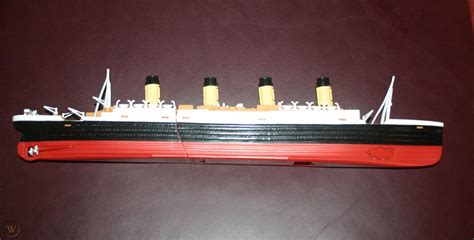 R.M.S Titanic Break-away Toy Boat Submersible Model Ship, 16.5", No ...