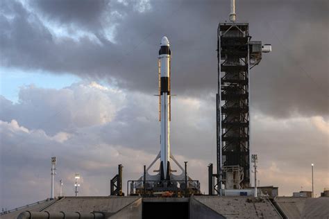 SpaceX Is About to Launch Its New Spacecraft For The First Time. Watch It Live Here! : ScienceAlert