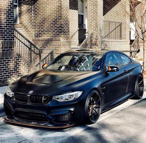 BMW F82 M4 black