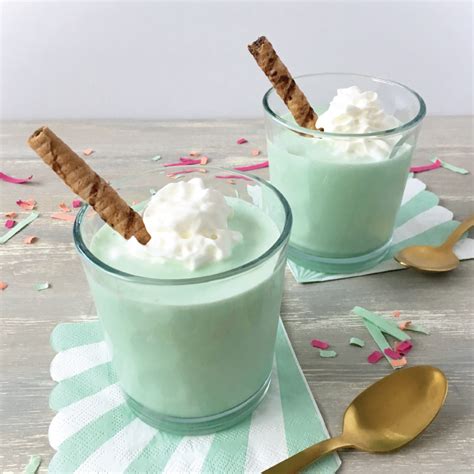 Grasshopper Ice Cream Cocktail | Ice cream drinks, Ice cream cocktails, Mint ice cream