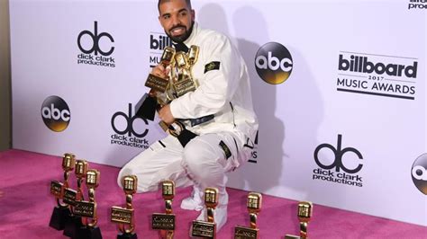 Le chanteur Drake bat un record de Madonna au Billboard – RCI | Français