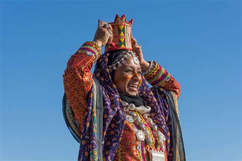 Oman’s Traditional Fashion Scene • FACES Oman